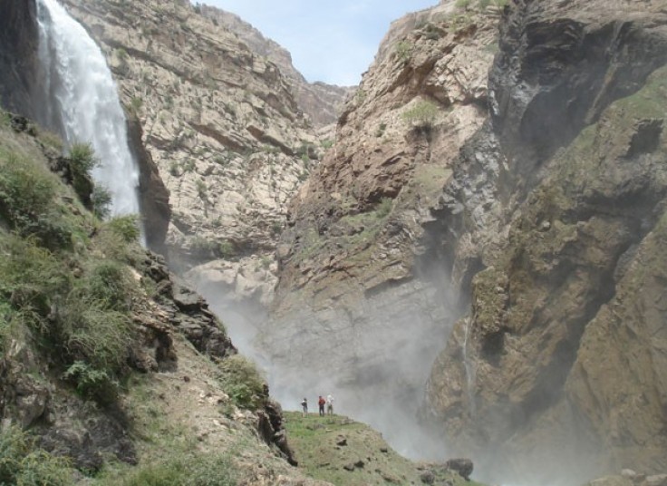 تور رفتینگ قایقسواری در آبهای خروشان