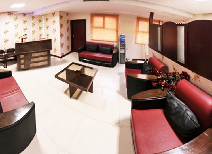 جرم گیری با بروساژ در کلینیک دی