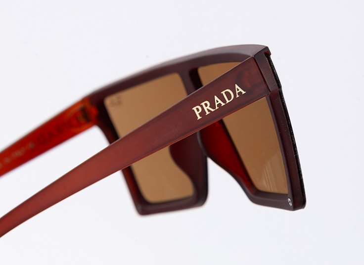 عینک آفتابی طرح PRADA
