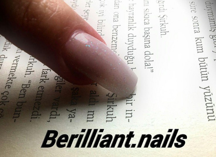 آموزش کاشت ناخن بهارگل