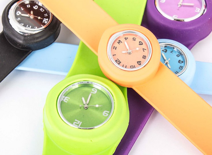 ساعت فانتزی با بند خط‌کشی