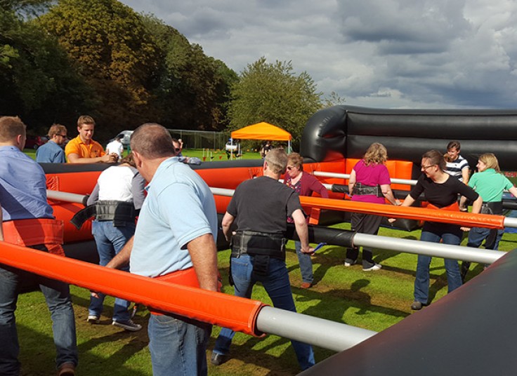 فوتبال انسانی باشگاه پاس