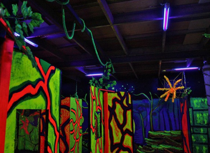 بازی لیزرتگ باشگاه پرواز