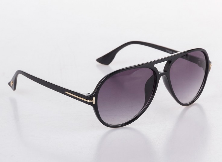 عینک آفتابی طرح Tom Ford