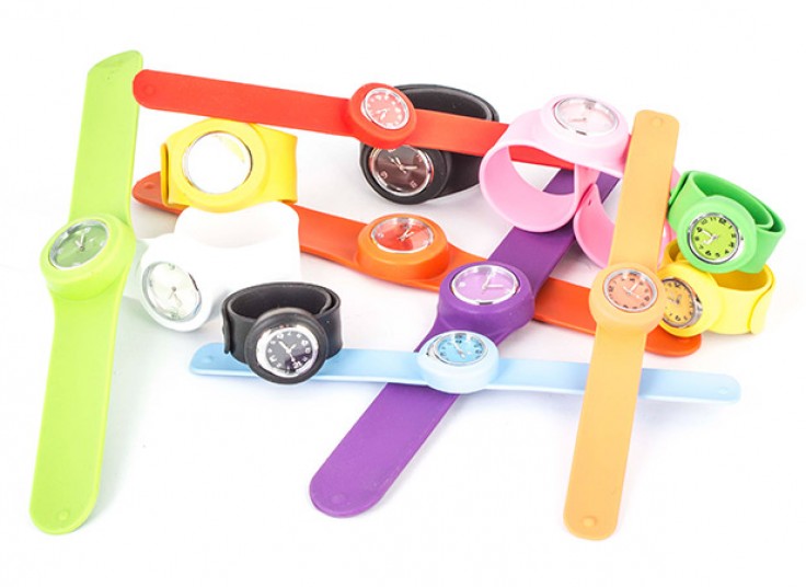 ساعت فانتزی با بند خط‌کشی