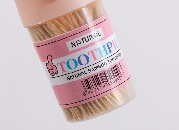 خلال دندان با چوب بامبو