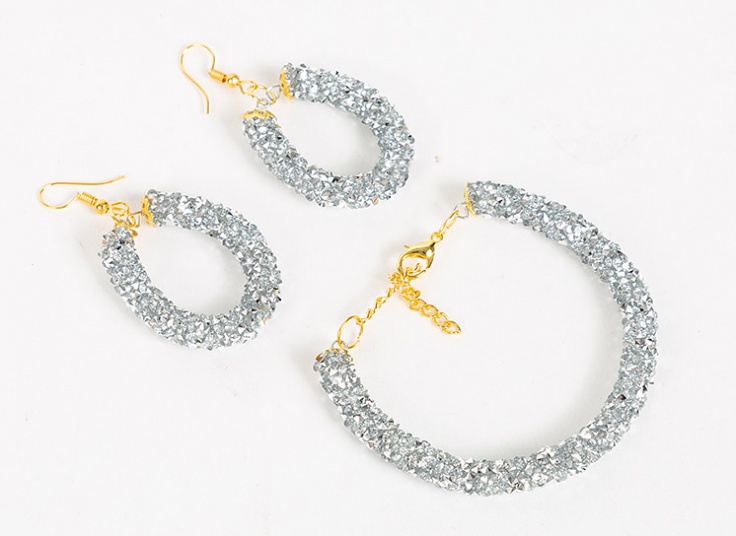 گوشواره و دستبند کریستالی