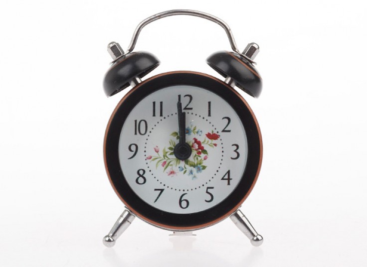 ساعت رومیزی شماته دار