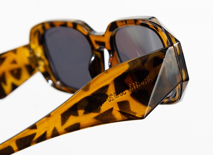 عینک زنانه Prada مدل 18113