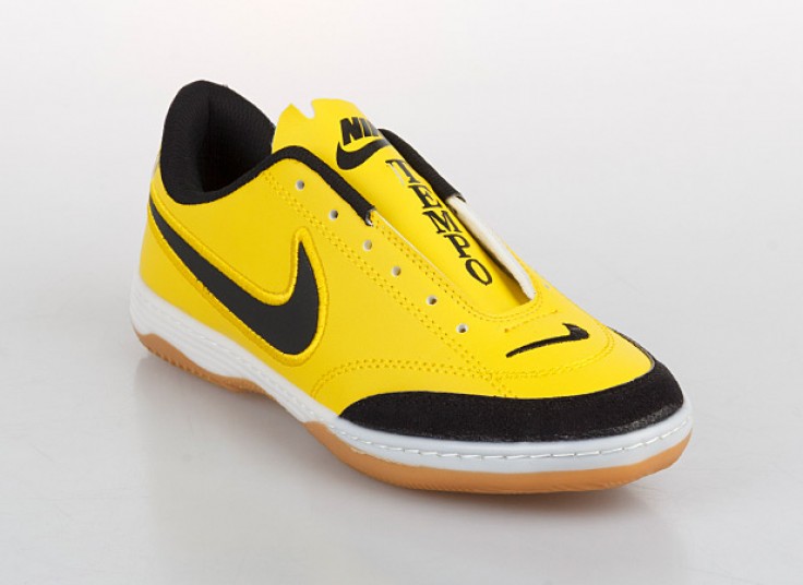 کفش فوتبالی طرح NIKE