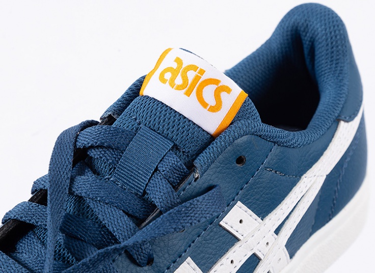 کتانی زنانه asics