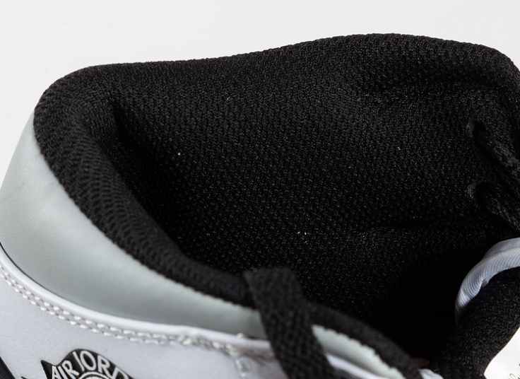 کتانی مردانه Nike air jordan1