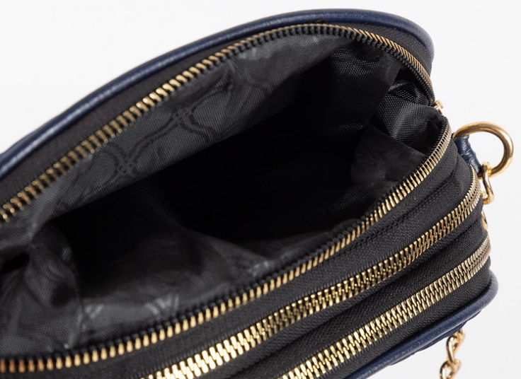 کیف پاسپورتی طرح Chanel