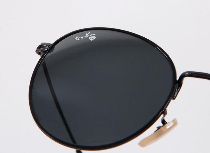 عینک آفتابی طرح Ray Ban
