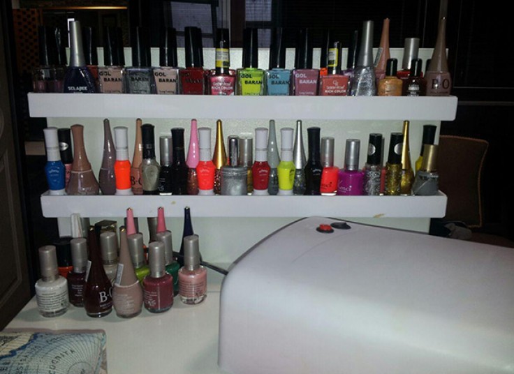 کاشت ناخن سالن دنیا