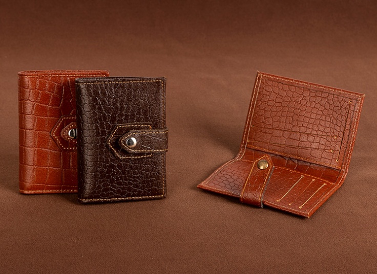 جاکارتی چرمی دکمه دار