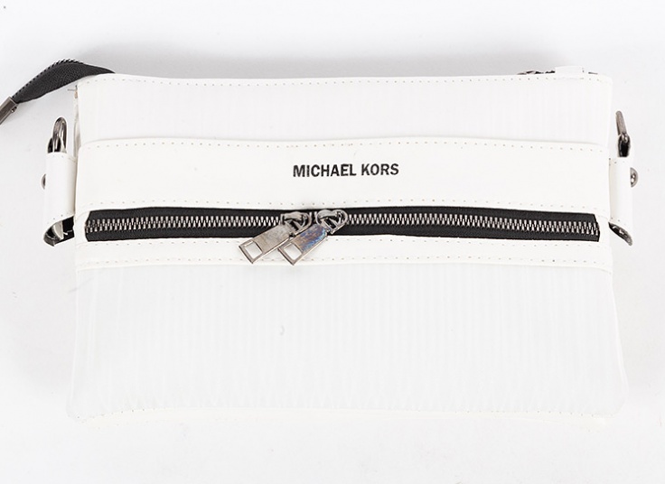 کیف پاسپورتی Michael Kors