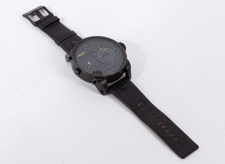 ساعت مچی چهار زمانه طرح Diesel