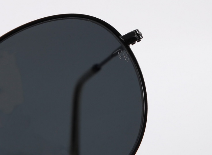 عینک آفتابی طرح Ray Ban