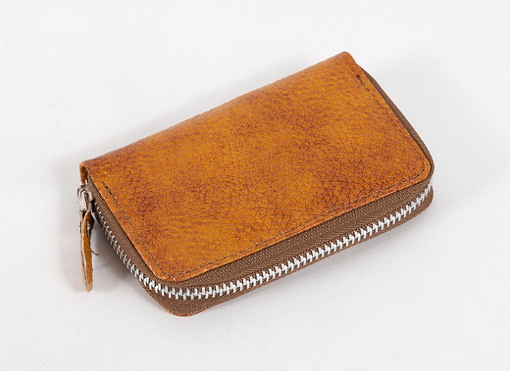 جاکارتی و کیف چرم طبیعی