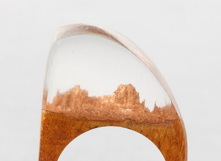 انگشتر چوبی نگین مینیاتوری