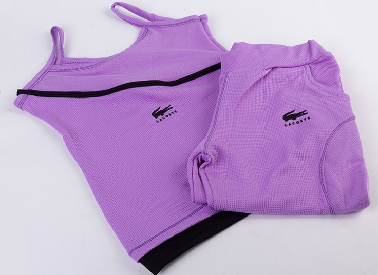 ست تاپ و شلوار برمودا زنانه Lacoste