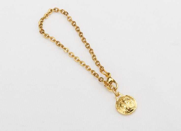 آویز ساعت طلایی