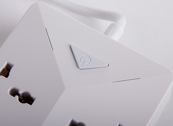 چندراهی برق Remax مدل RU-S4