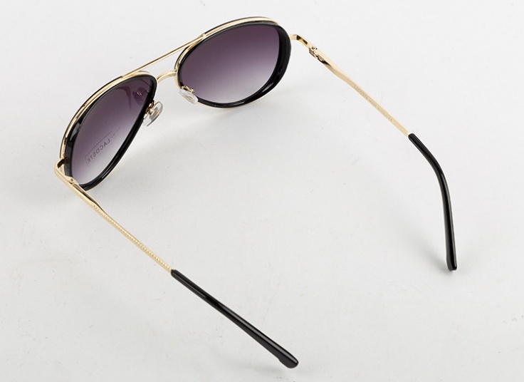 عینک آفتابی Lacoste