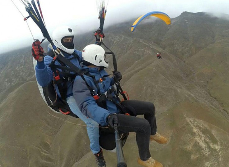پاراگلایدر خلبان غلامی
