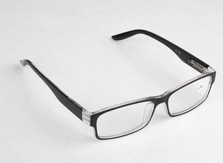 دو مدل عینک طبی  