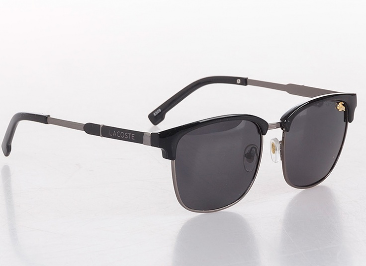 عینک آفتابی طرح Lacoste