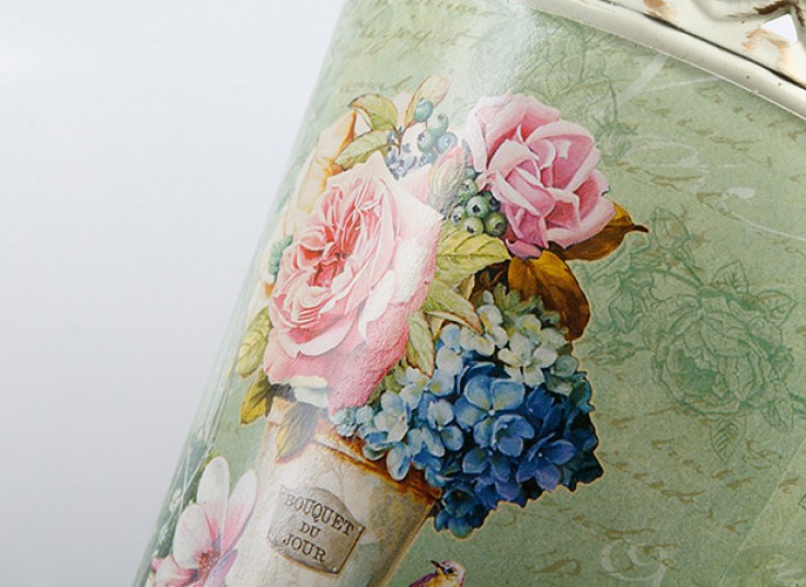 گلدان فلزی طرحدار