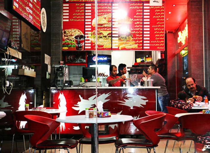 منوی باز پیتزا و ساندویچ فست فود روناک