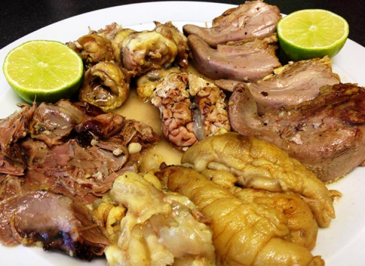 منو باز و دست کامل کله‌پاچه طباخی سایه