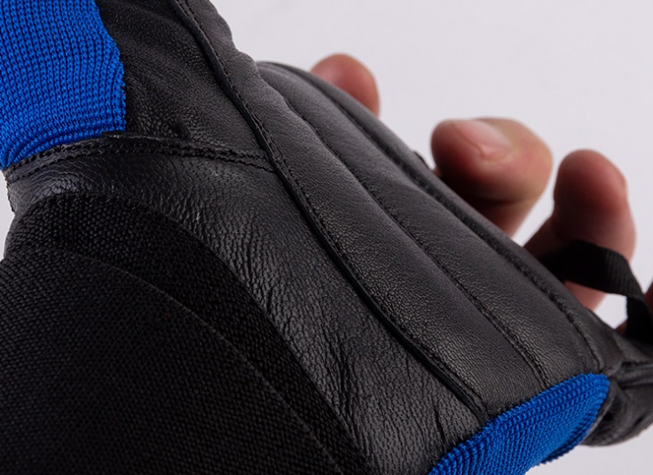 دستکش ورزشی