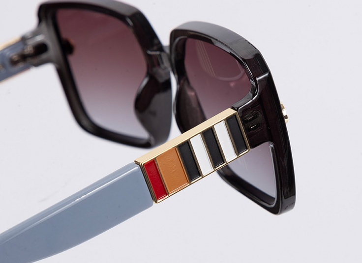 عینک آفتابی زنانه طرح Burberry مدل6066