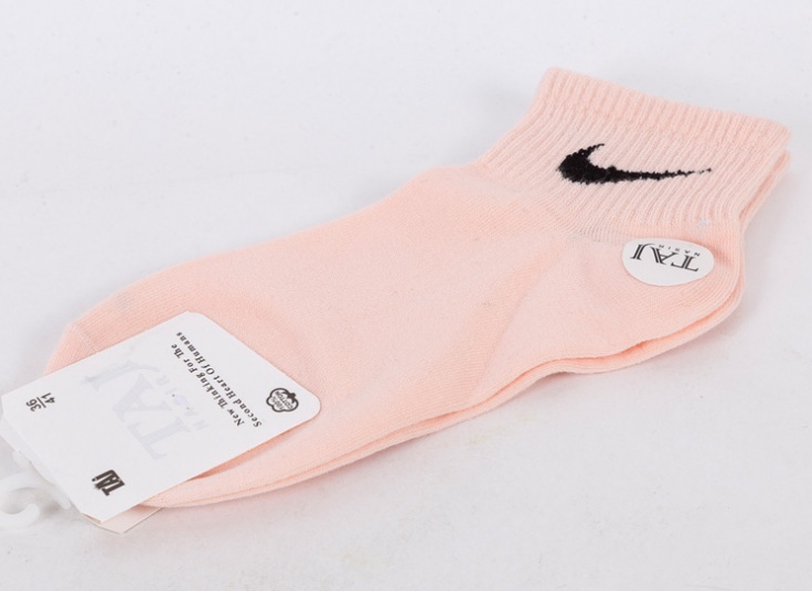 جوراب مچی طرح نایک TAJ