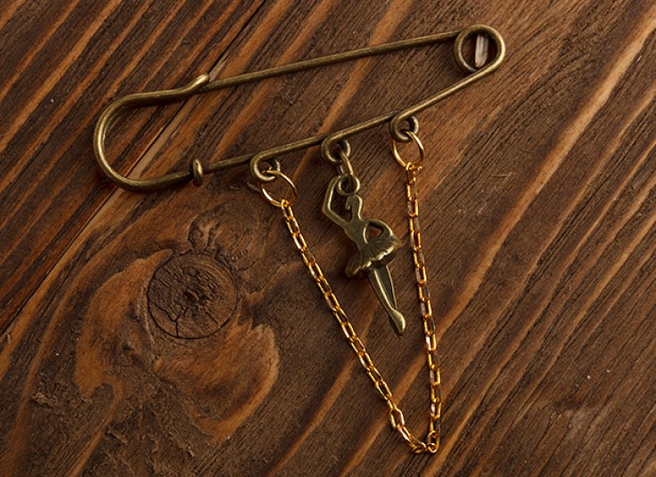 سنجاق سینه دست ساز