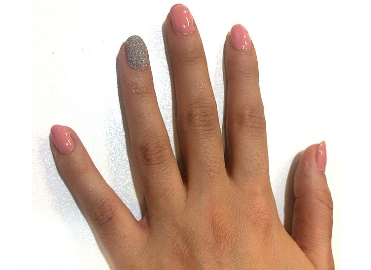 خدمات ناخن در سالن رزطلایی