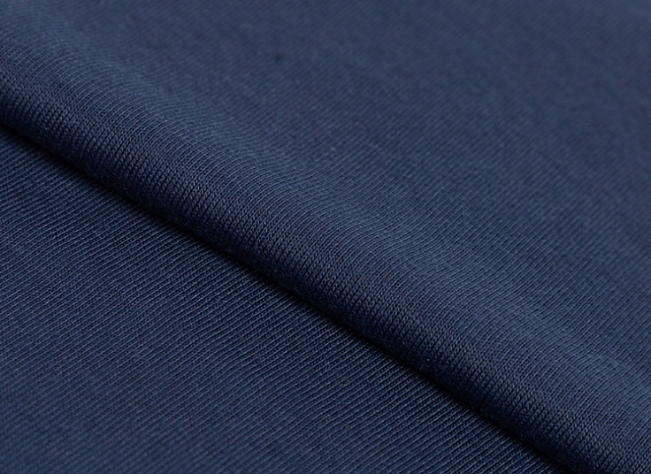 زیر سارافونی زنانه