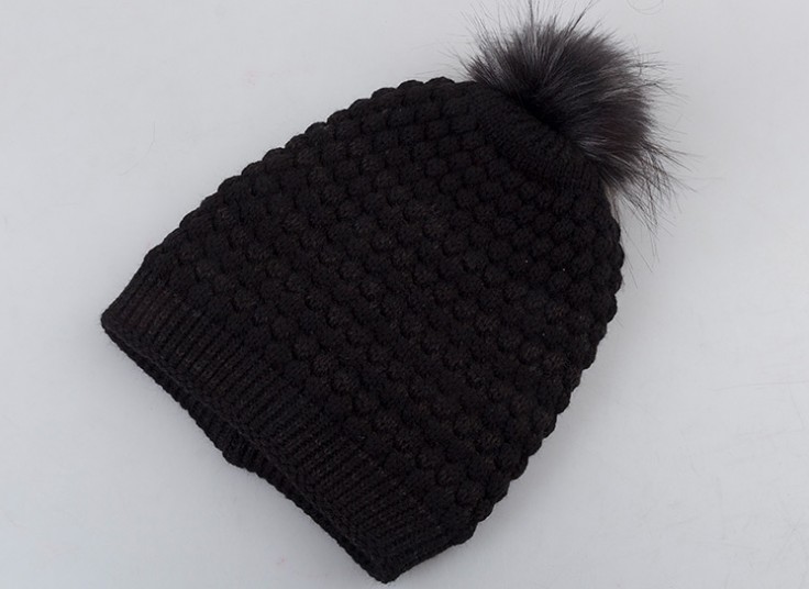کلاه بافت Poom Poom