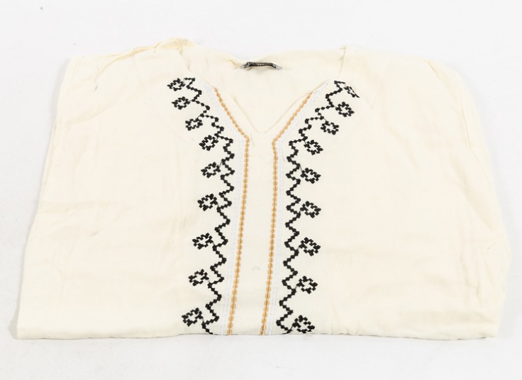 مانتو نخی یقه گلدوزی