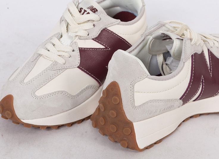 کتانی زنانه New Balance