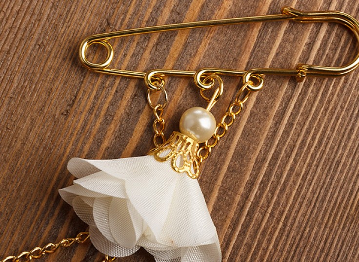 سنجاق سینه دست ساز