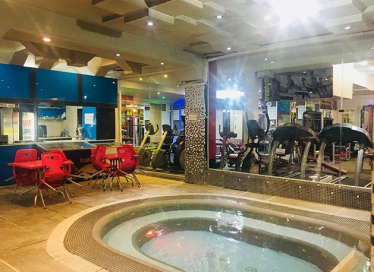 استخر سرپوشیده آرشیدا