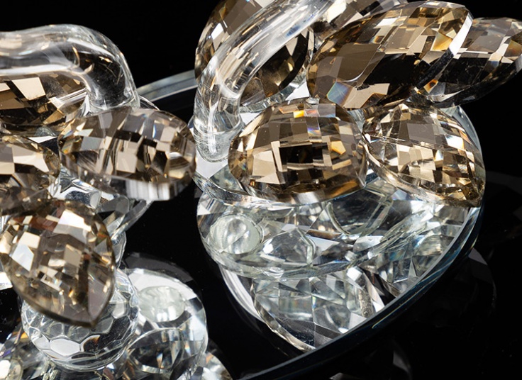 مجسمه قو کریستال