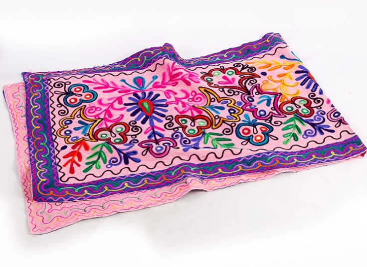 رومیزی سوزن دوزی و آینه کاری