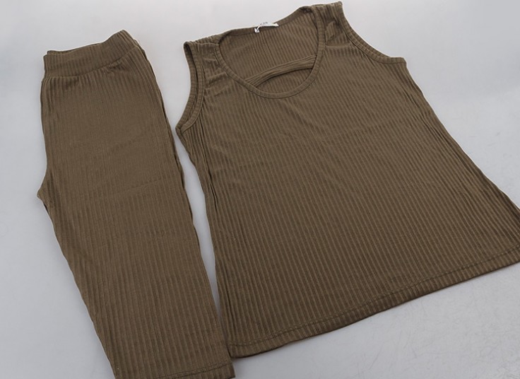 ست تاپ و شلوار برمودا زنانه