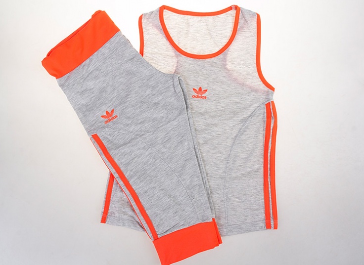 تاپ و برمودا زنانه طرح adidas